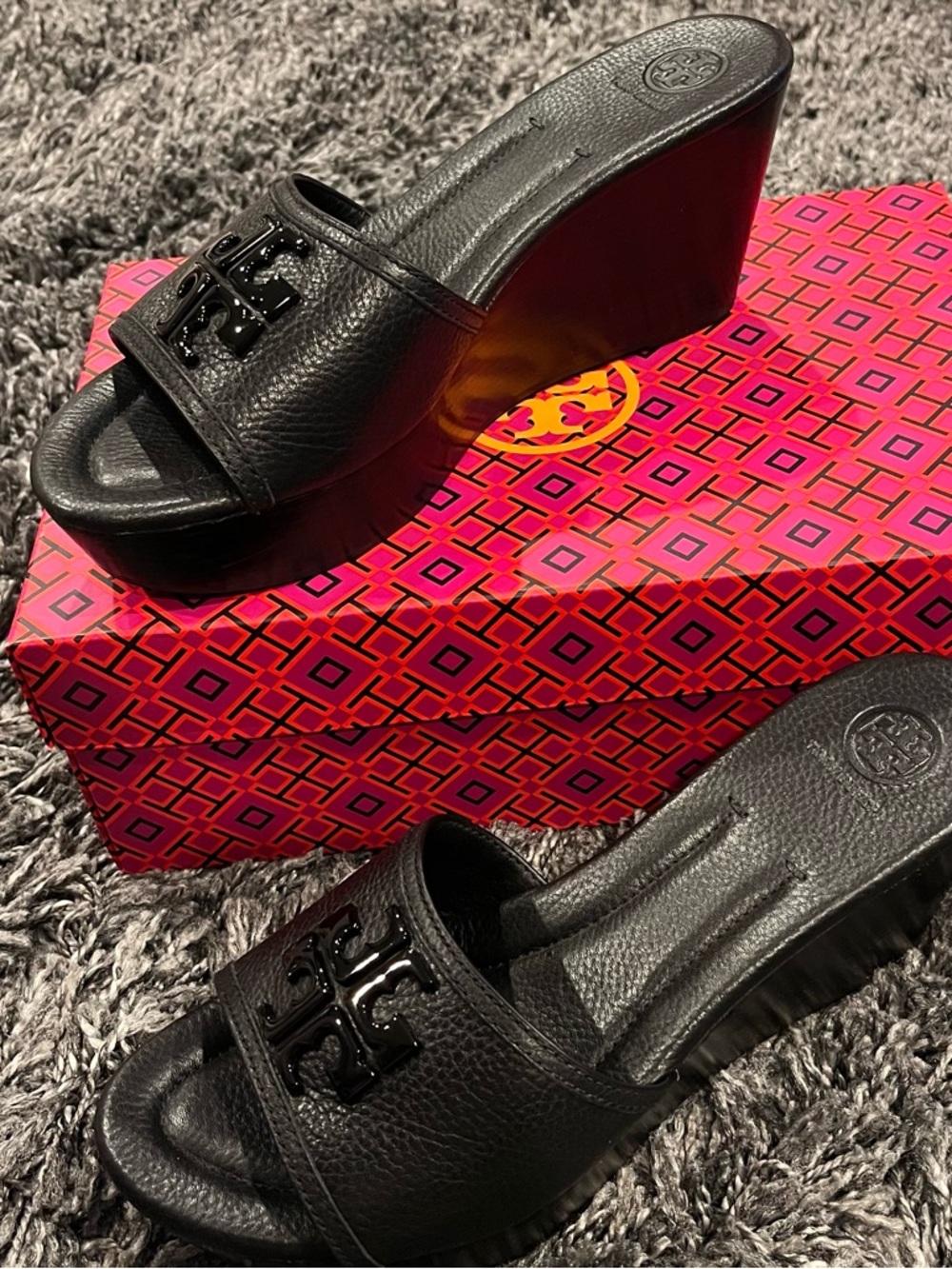 🌸TORY BURCH LOWELL 80MM TUMBLED BLACK LEATHER WEDGE SIZE 9.5🌸 - Picture 2 of 7